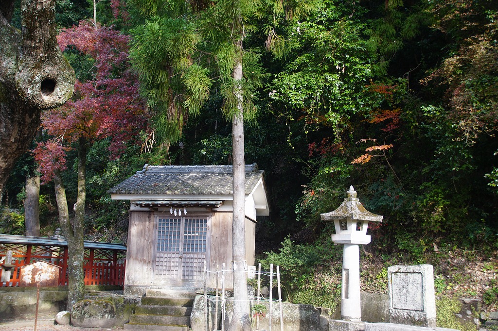 春日神社の境内にあった歩堂を撮影してみました。