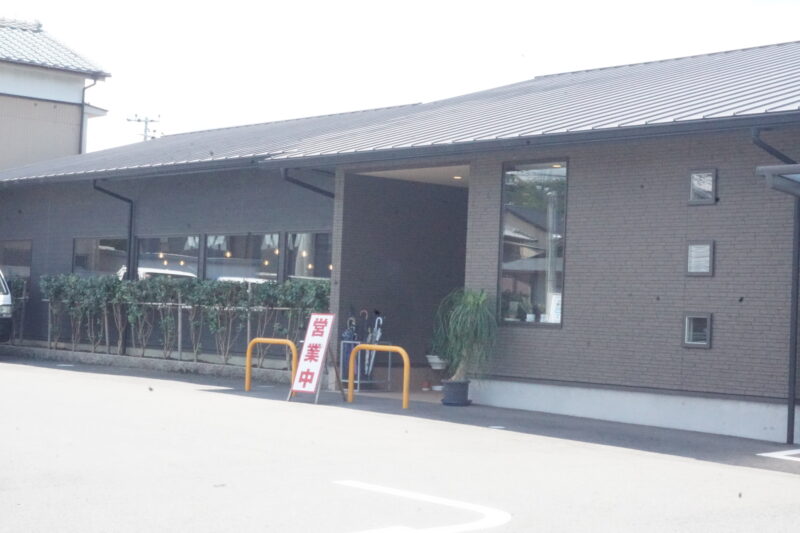 ここは、カフェ＆ダイニング店桜香です。