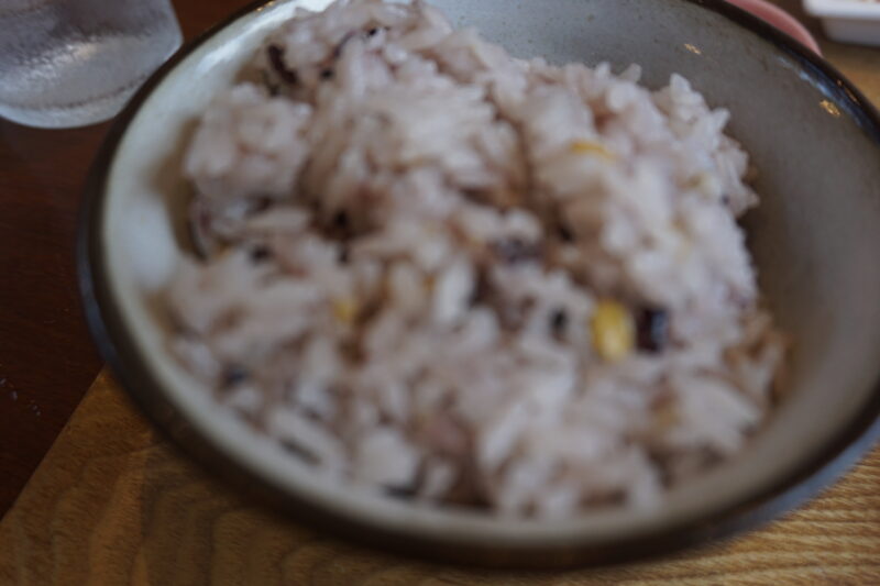 選べるお米の種類は、脱穀米と白米です。